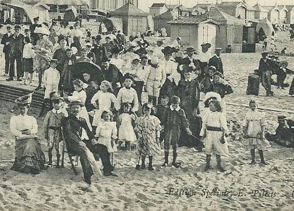 calais-la-foule-a-la-plage-ou-sont-les-maillots-de-bain-1.jpg