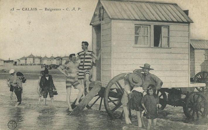 l-heure-du-bain-a-calais-en-1900.jpg