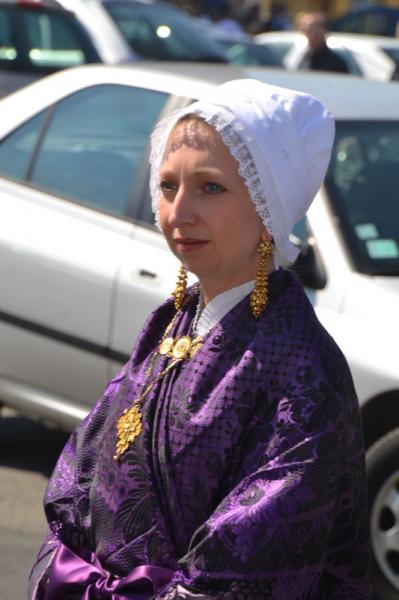 le-portel-une-belle-matelote-en-tenue-de-ceremonie-portant-la-grande-croix-boulonnaise-herve-tavernier-calais.jpg