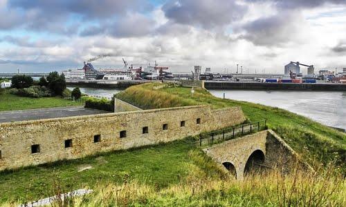 calais-fort-risban-vue-sur-le-port-et-le-traffic-transmanche-herve-tavernier-calais-1.jpg