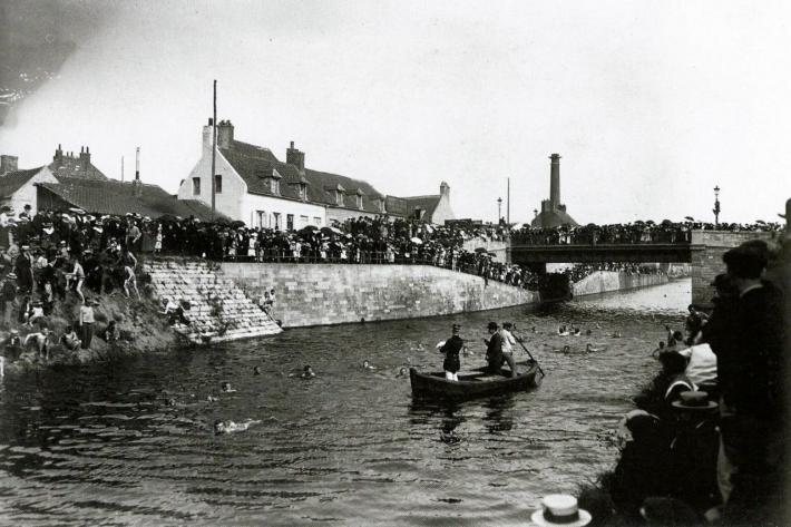 calais-la-course-aux-canards-au-pont-de-st-pierre.jpg