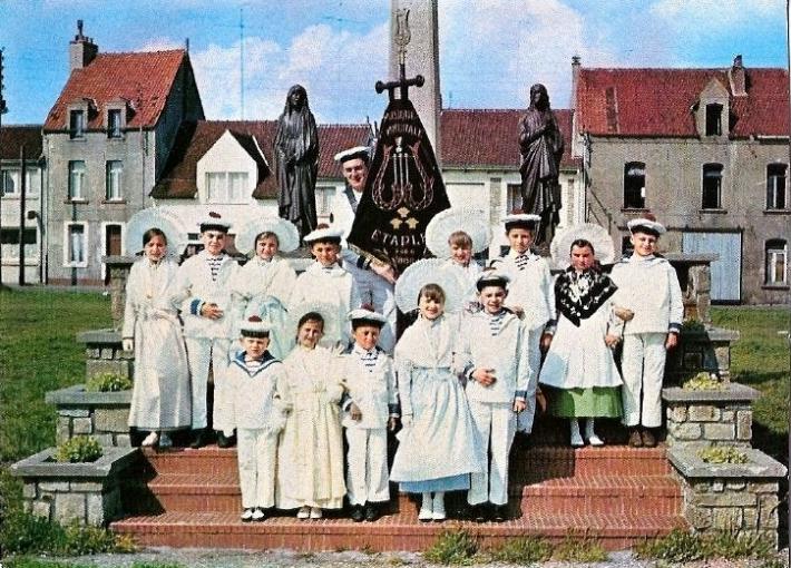 etaples-groupe-folklorique-de-la-musique-d-etaples.jpg