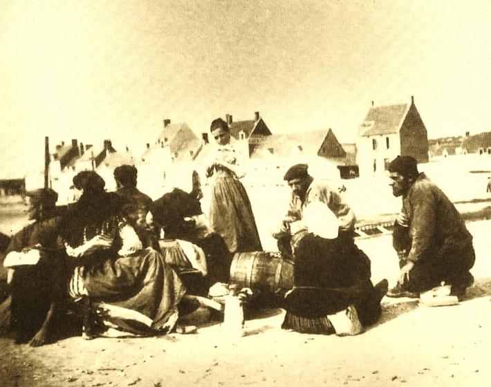 Etaples le repas pris accroupis