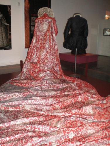 robe d'isabelle adjani dans le film la Reine Margot cinema.jpg