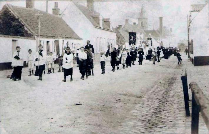 oye-plage-procession.jpg